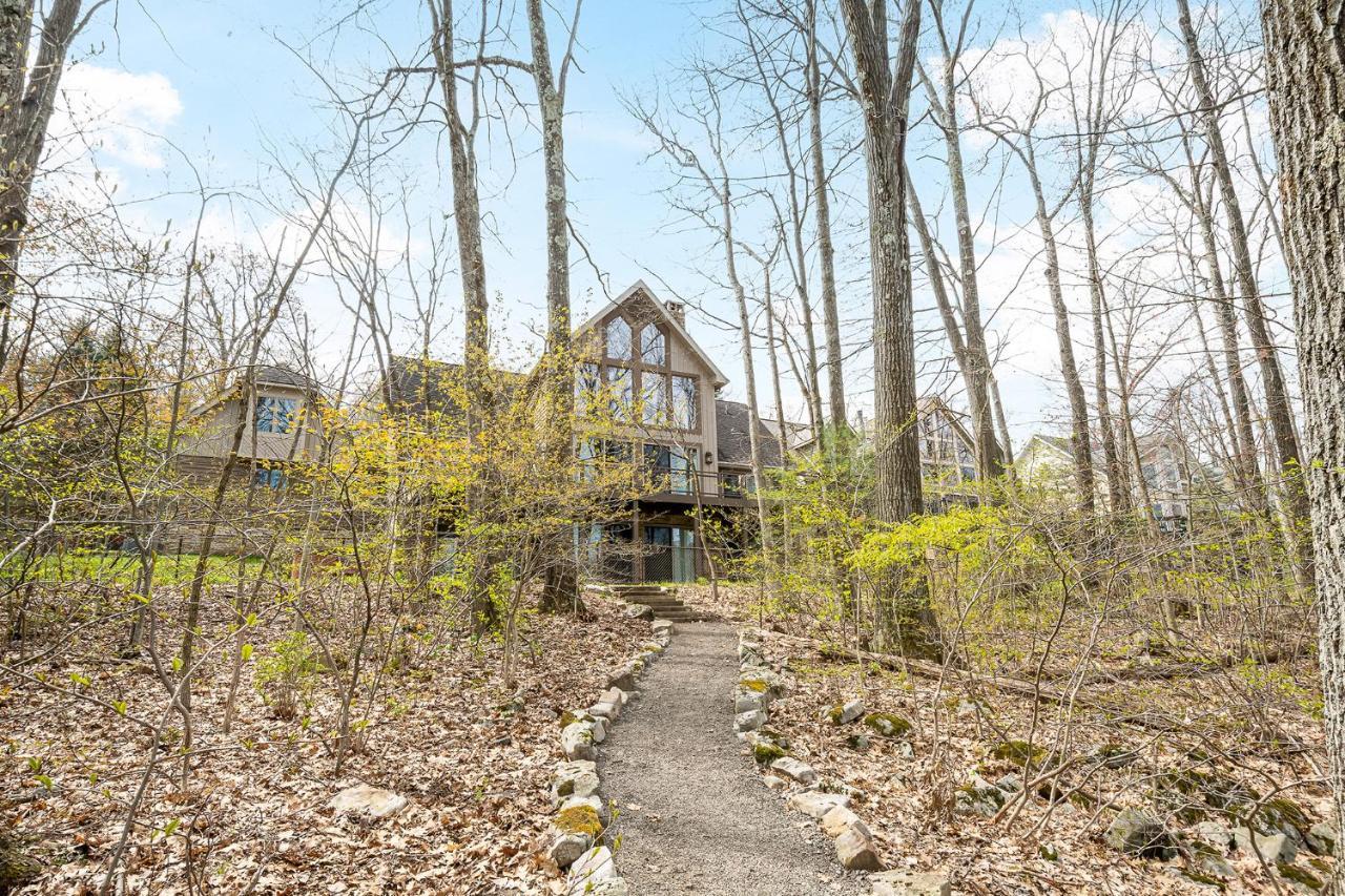 The Rusty Nail Villa McHenry Exterior photo