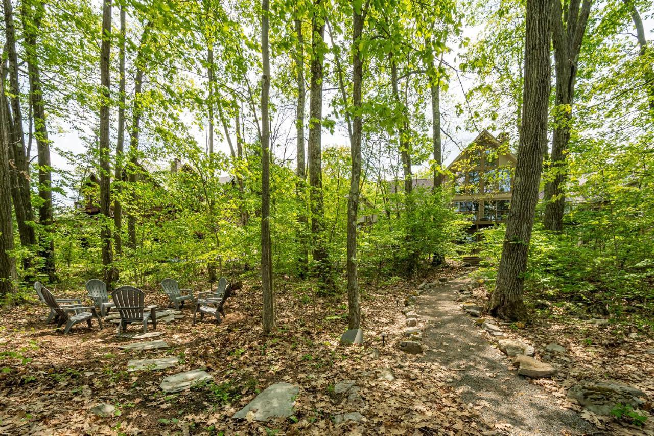 The Rusty Nail Villa McHenry Exterior photo