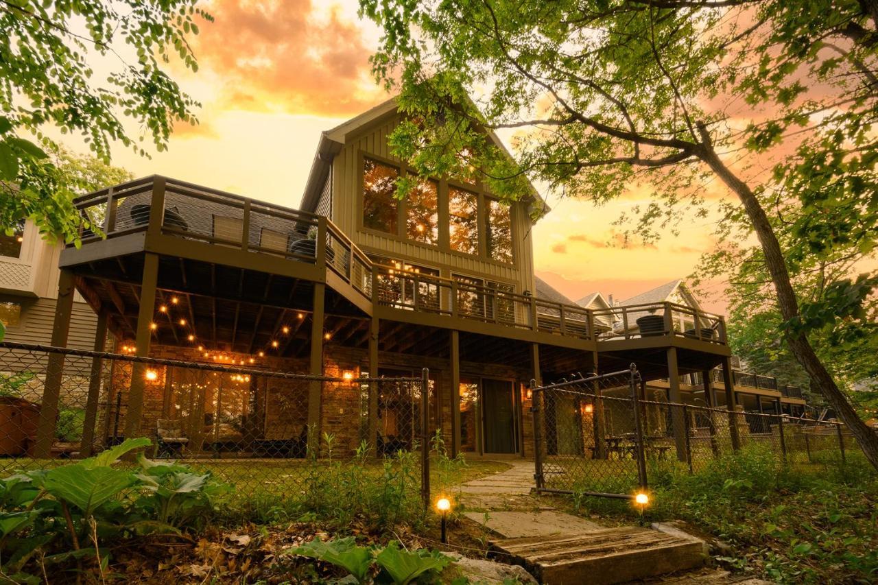 The Rusty Nail Villa McHenry Exterior photo